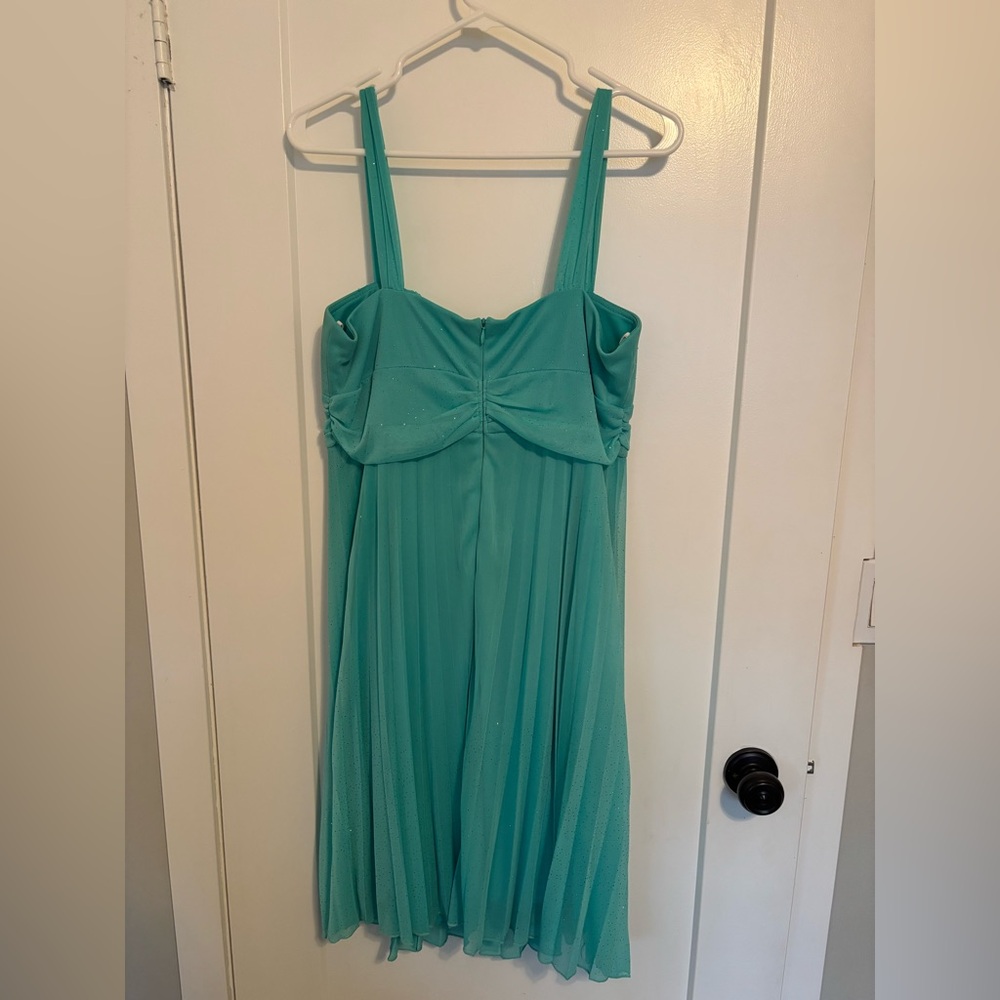 Elegant Teal Pleated Dress - Picture 2 of 7